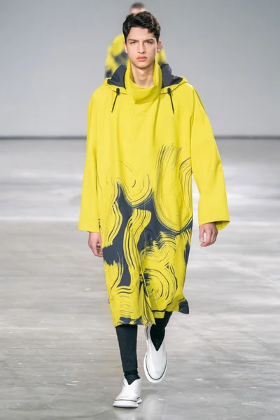 Look 29